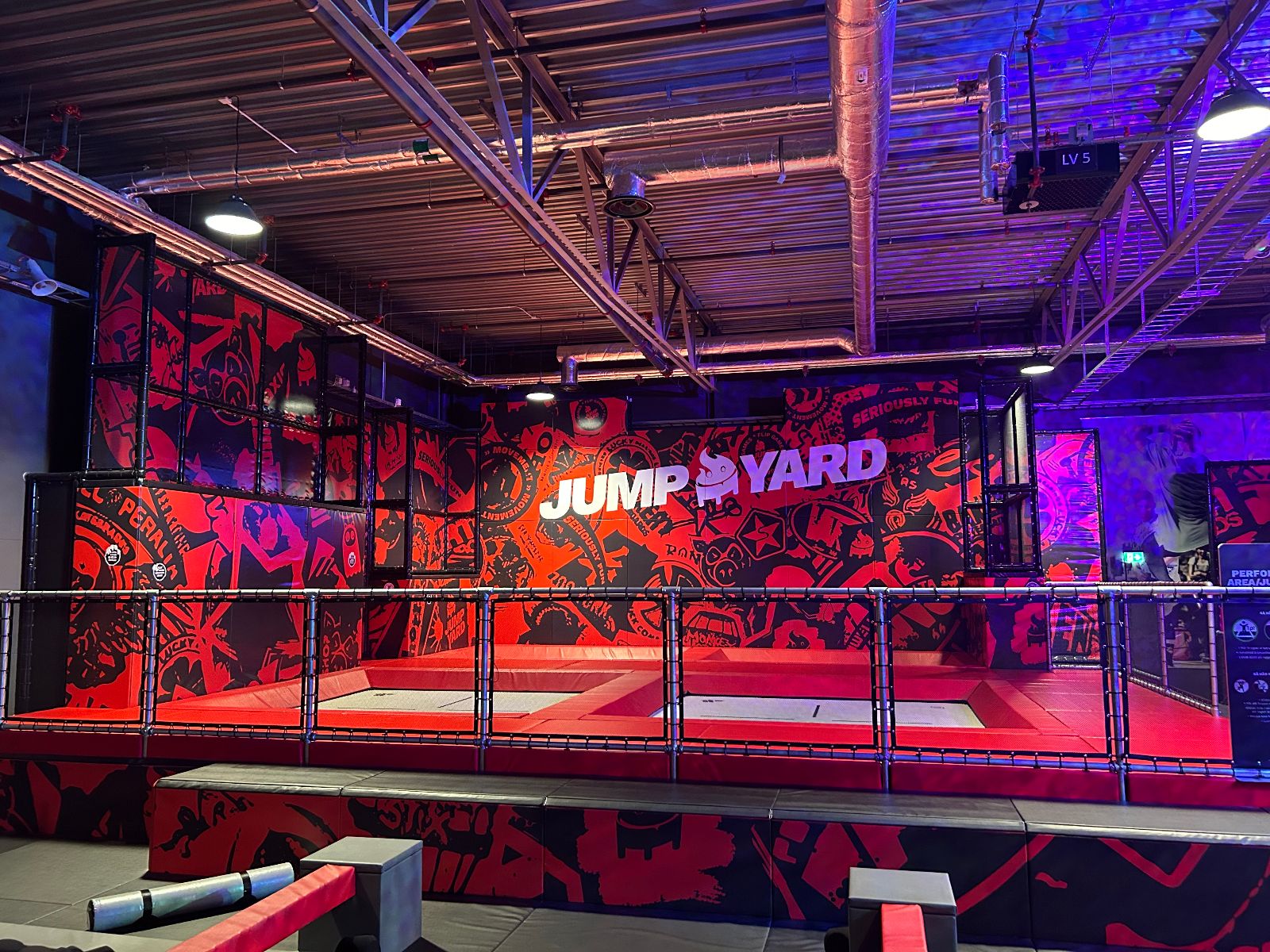 Skyltning för JumpYard – bild 12
