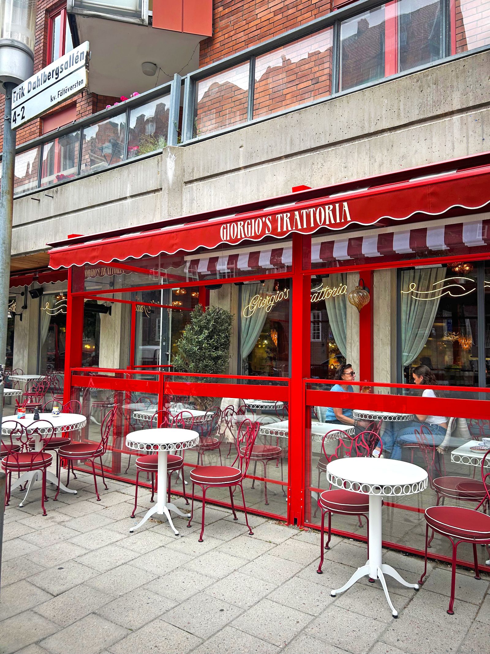 Uteservering på Trattoria Giorgio's – PS-projekt