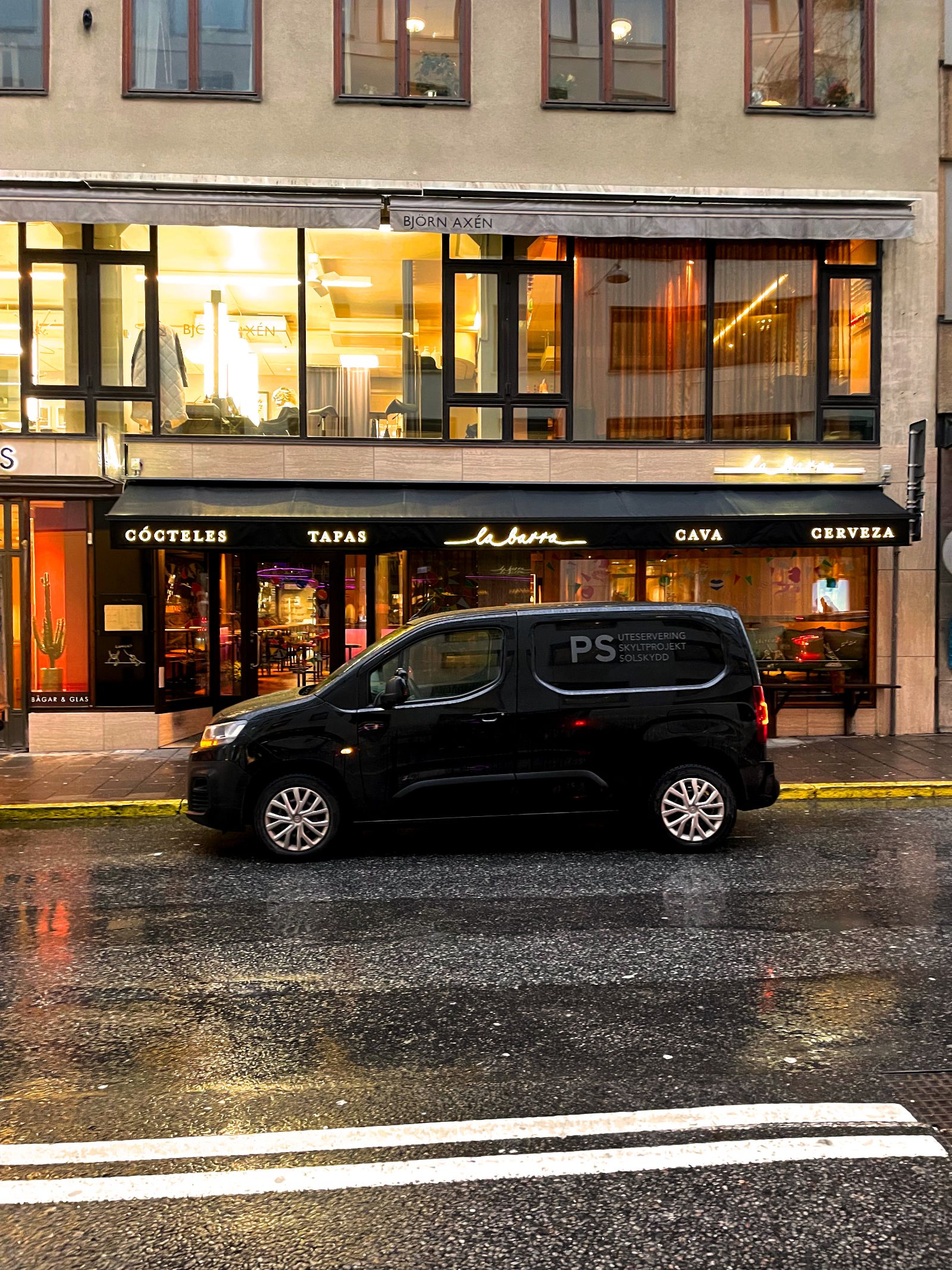 Skyltning till La Barra  – Norrlandsgatan – bild 5