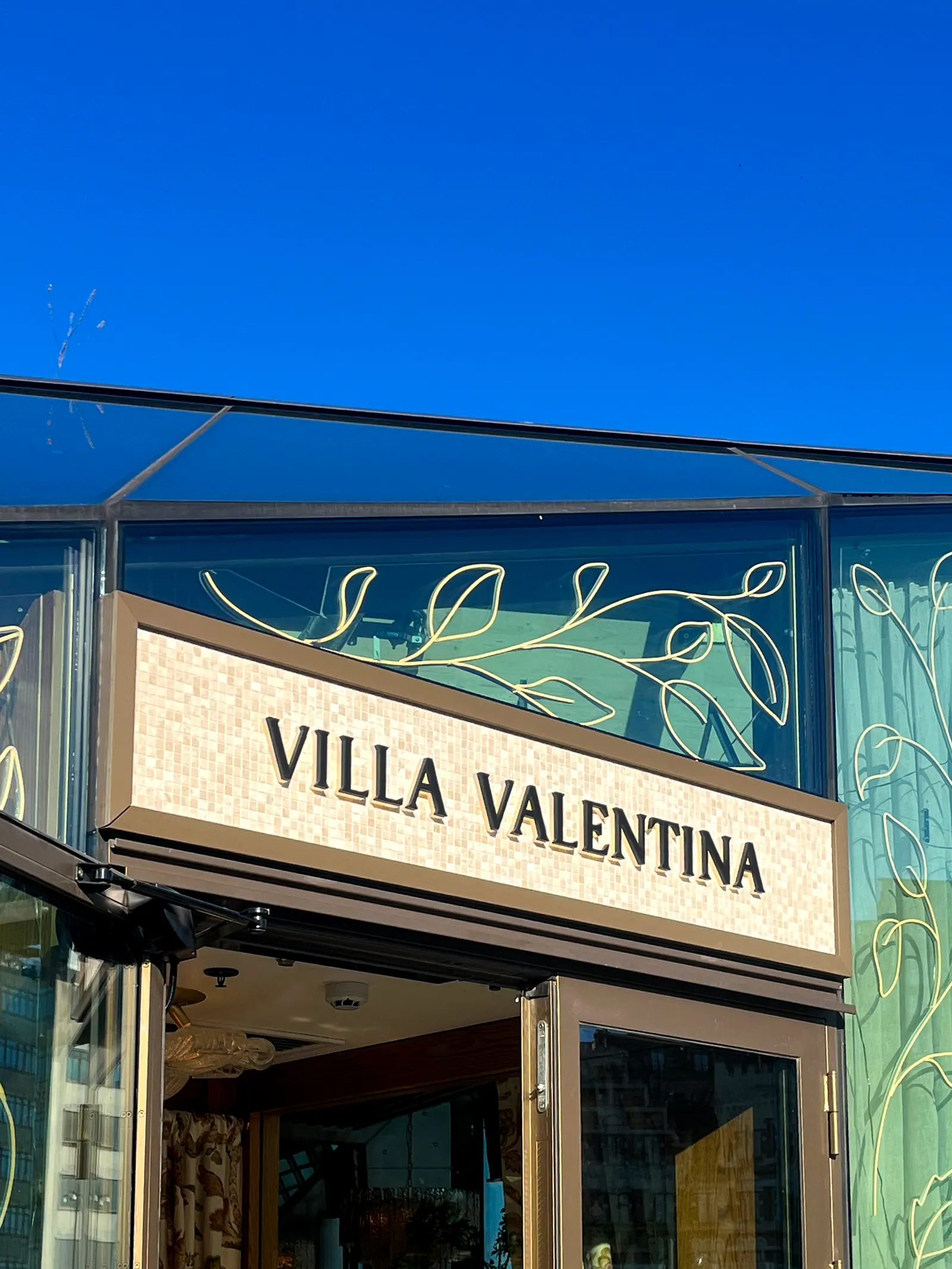 Villa Valentina – A sign project where craftsmanship takes centre stage – Fascia sign