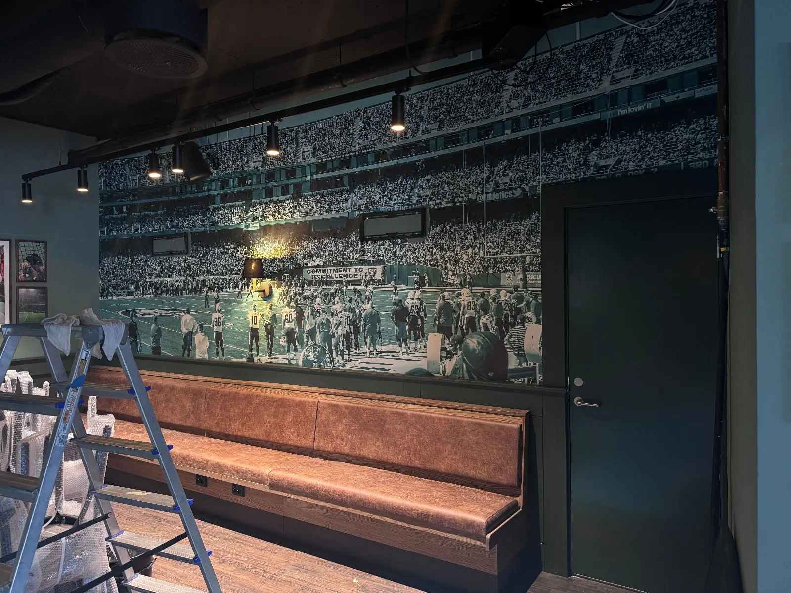 O´Learys signage – image 18