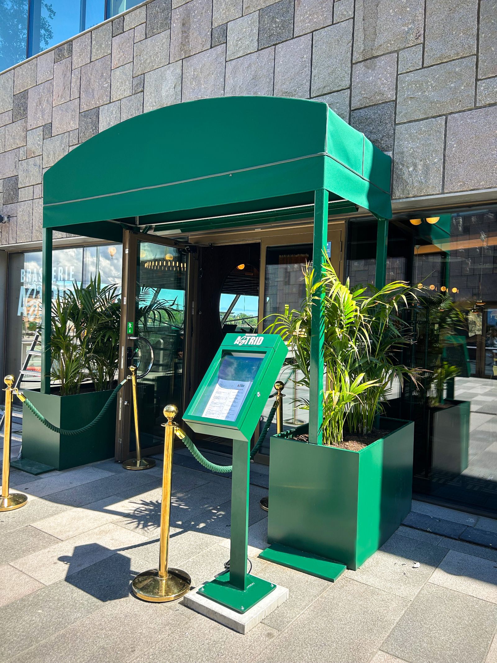 Uteservering & skyltning för Brasserie Astrid på Mälarterrassen – Stockholm – bild 4