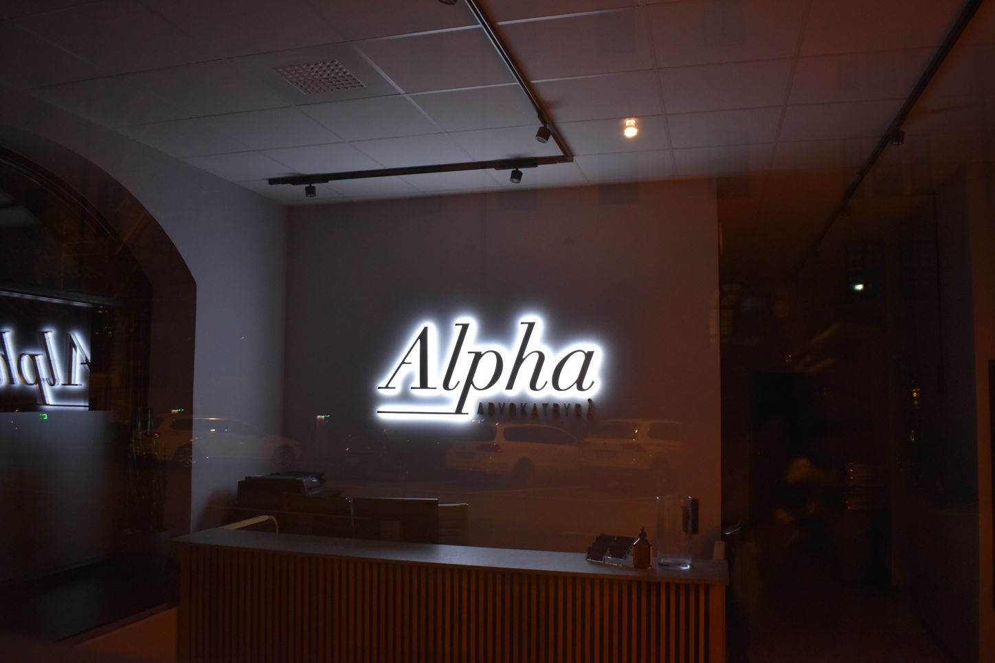 Skyltning för Alpha Advokatbyrå på Kungsholmen – bild 7