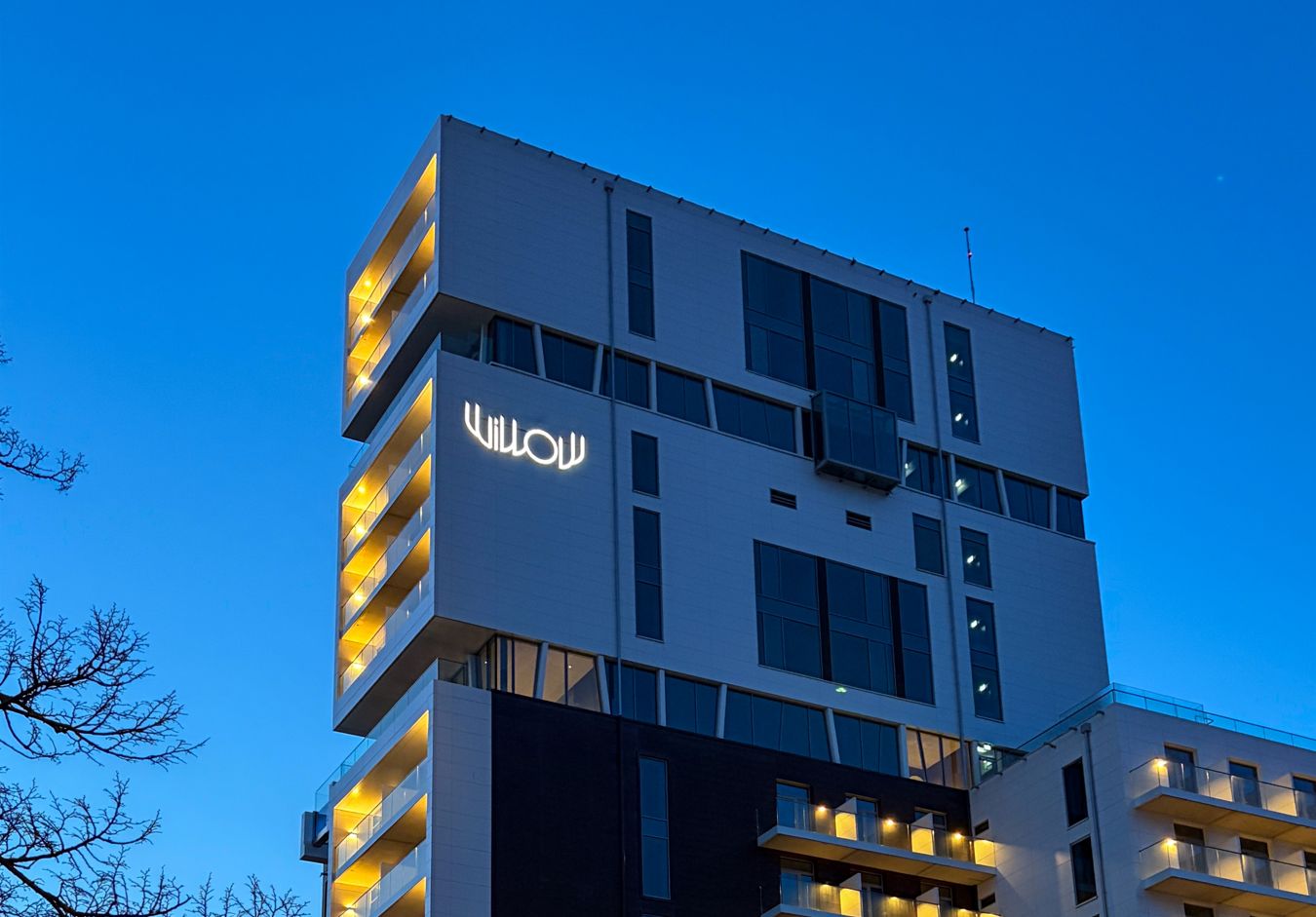 Skyltning till Willow Hotel – PS-projekt