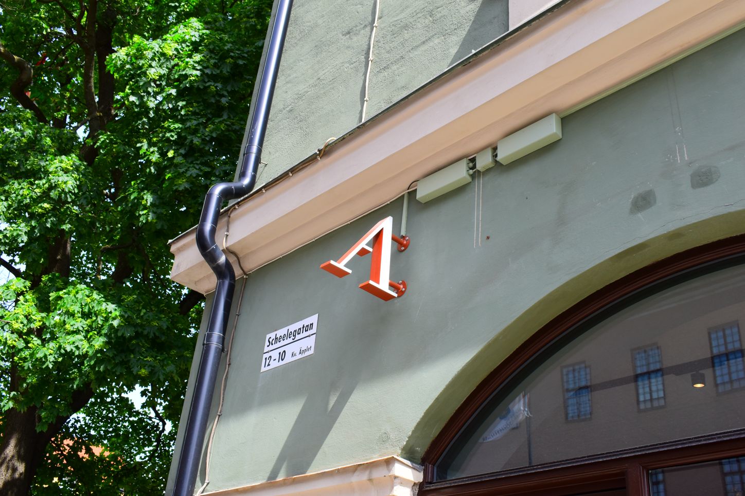 Skyltning för Alpha Advokatbyrå på Kungsholmen – bild 3