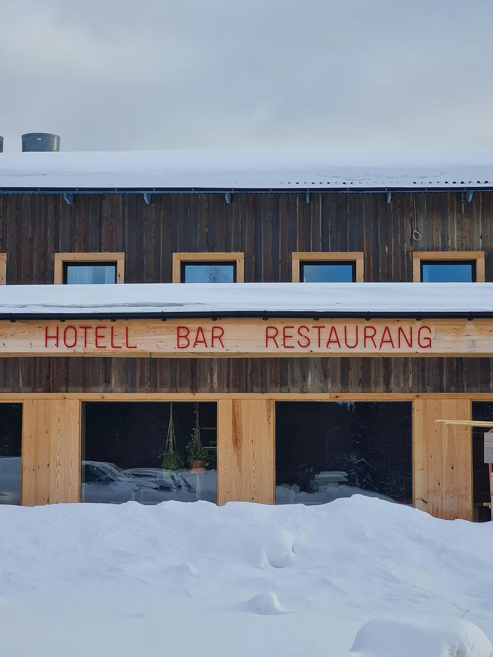 Skyltning till Lofsdalens Fjällhotell – Lofsdalen – bild 5