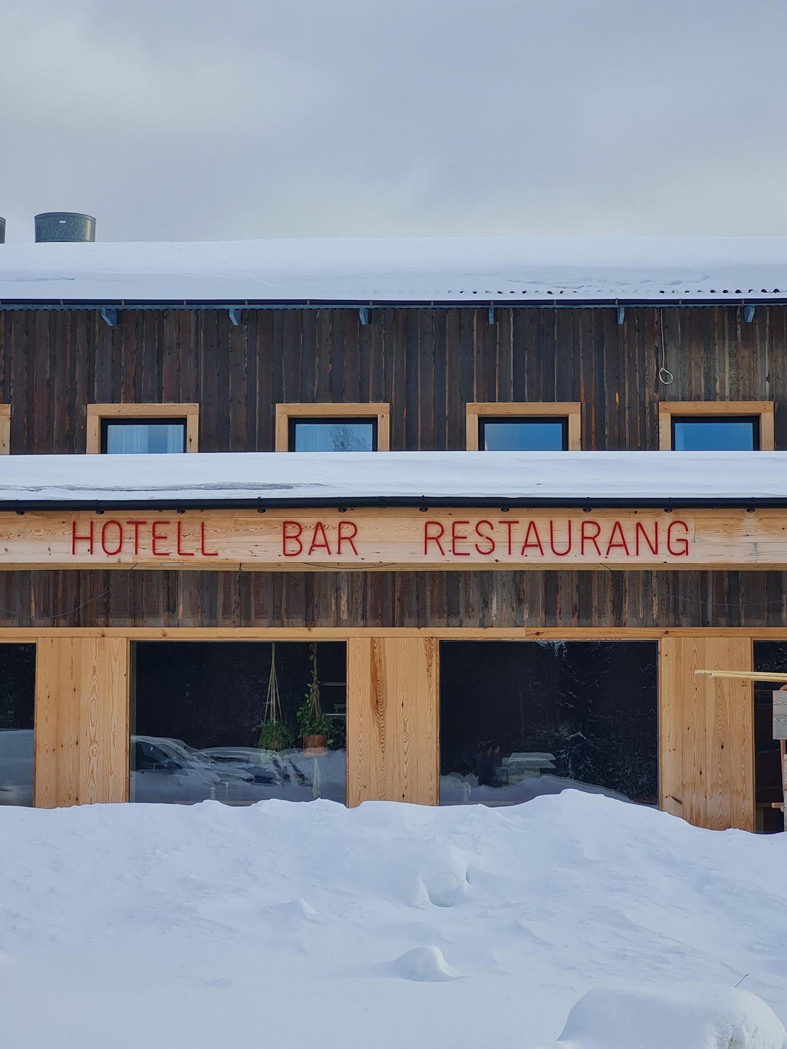 Skyltning till Lofsdalens Fjällhotell – Lofsdalen – bild 5