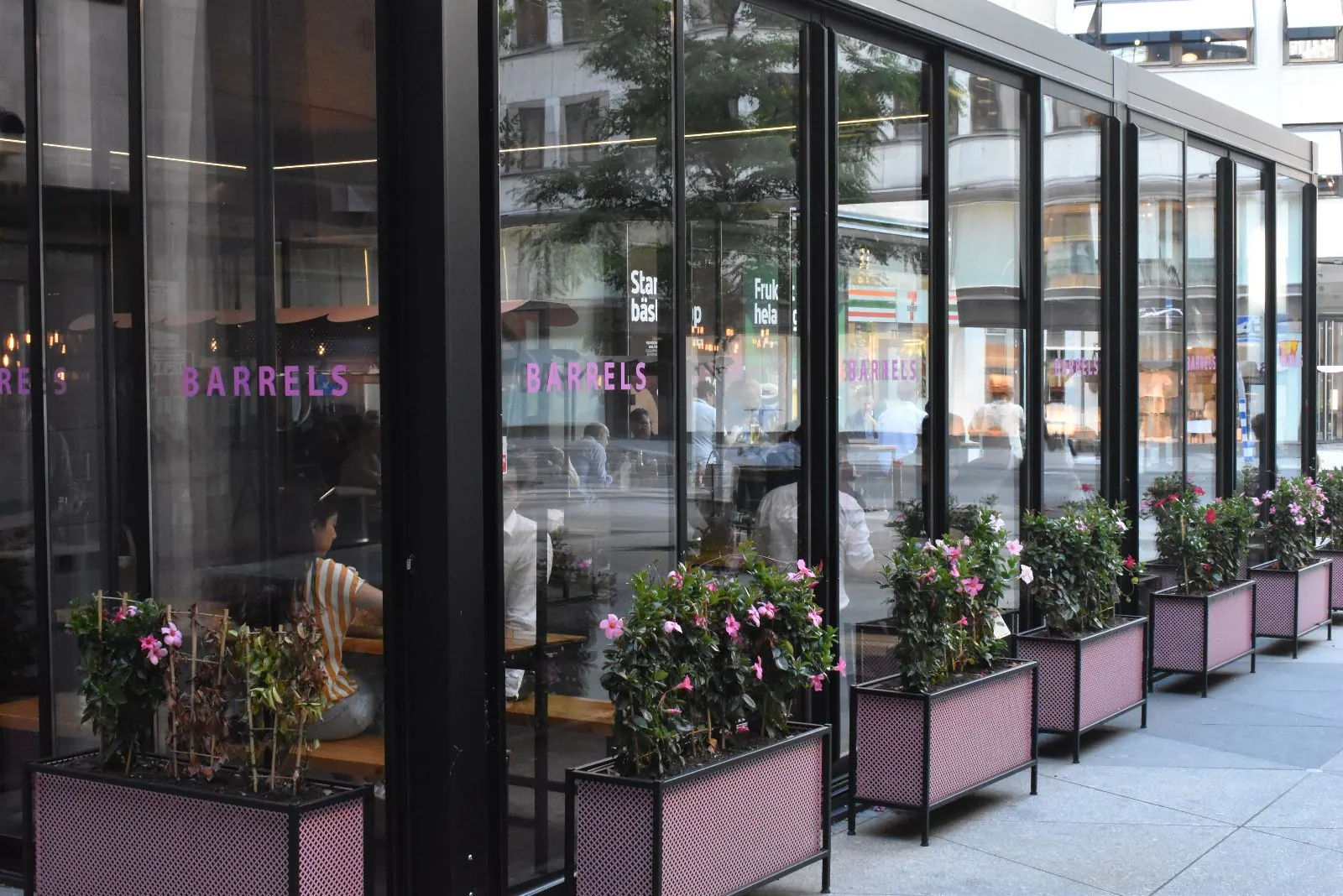 Barrels Burger & Beer Citys Uteservering – Stockholm – bild 5