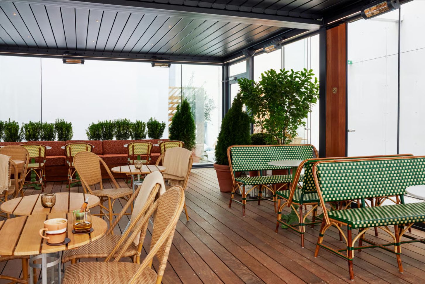 Vädersäkrad innergård med pergola på Grand Joanne i Köpenhamn – PS-projekt