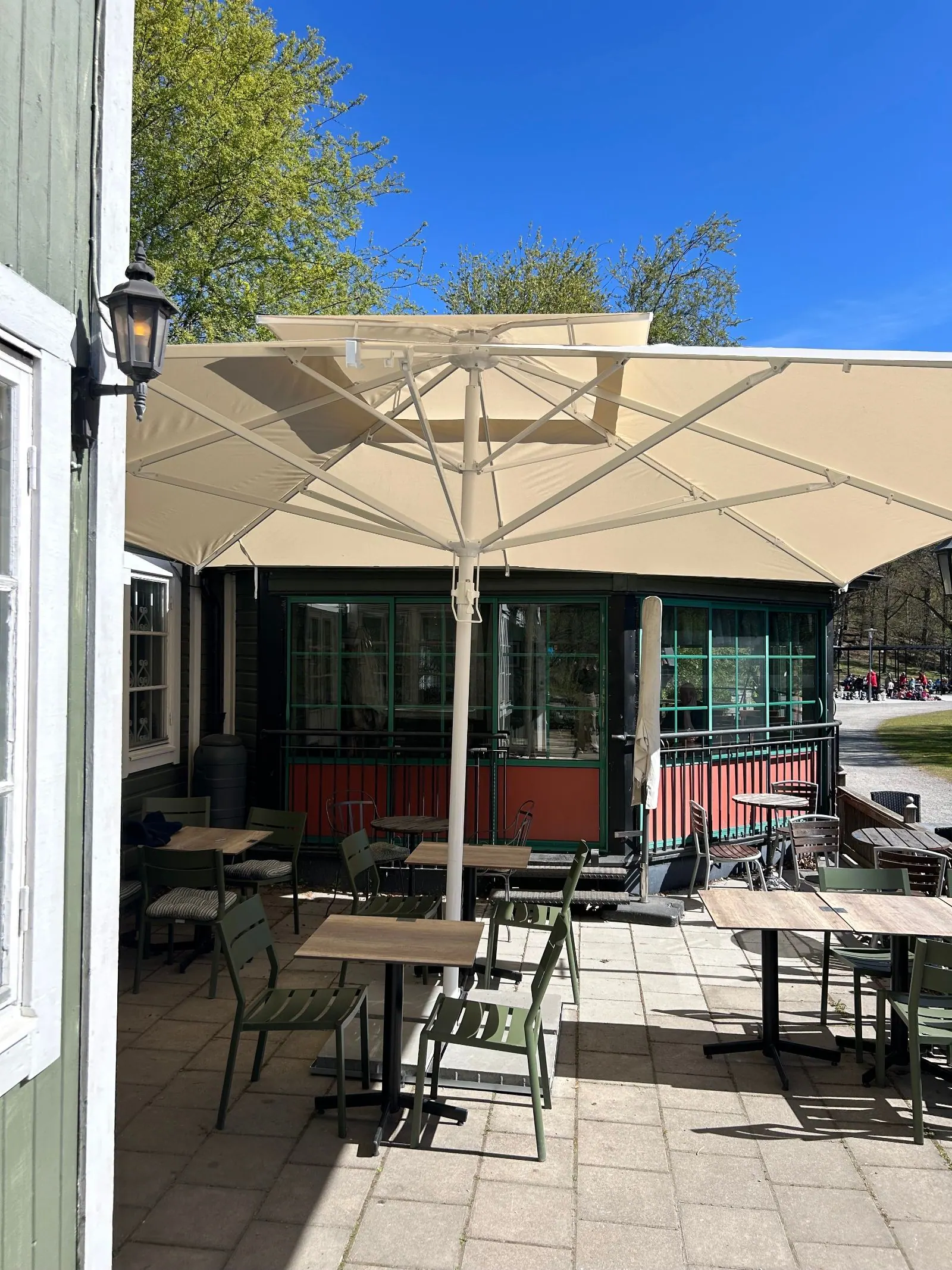 Sun shading for Gröna Stugan in Sundbyberg – image 3