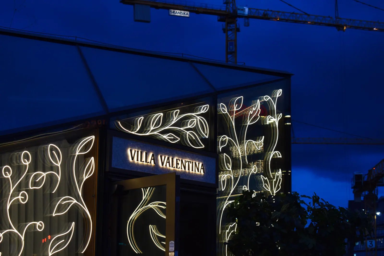 Villa Valentina – A sign project where craftsmanship takes centre stage – Evening shot