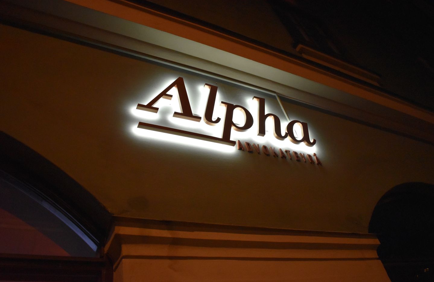 Skyltning för Alpha Advokatbyrå på Kungsholmen – bild 6