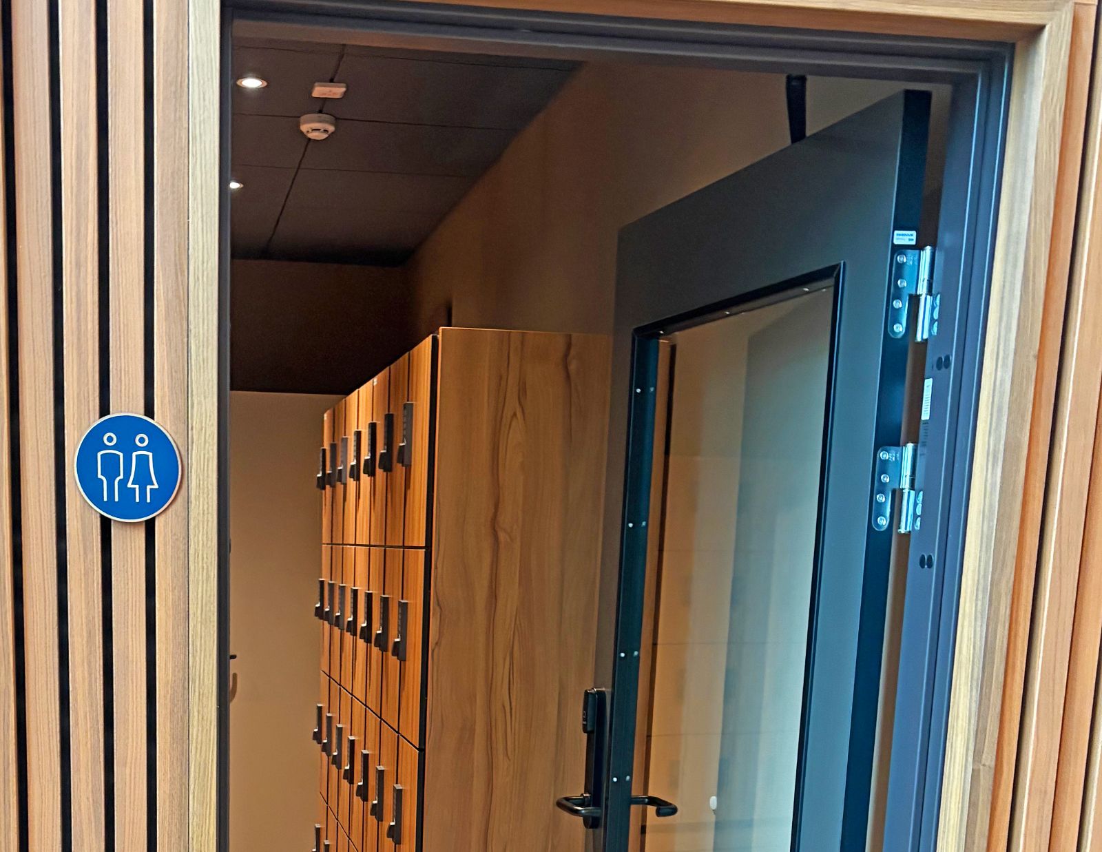 Skyltning till Willow Hotel  – Trelleborg – bild 4