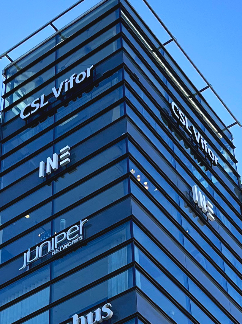 Skyltning och solskydd för fastighetsägare och förvaltare